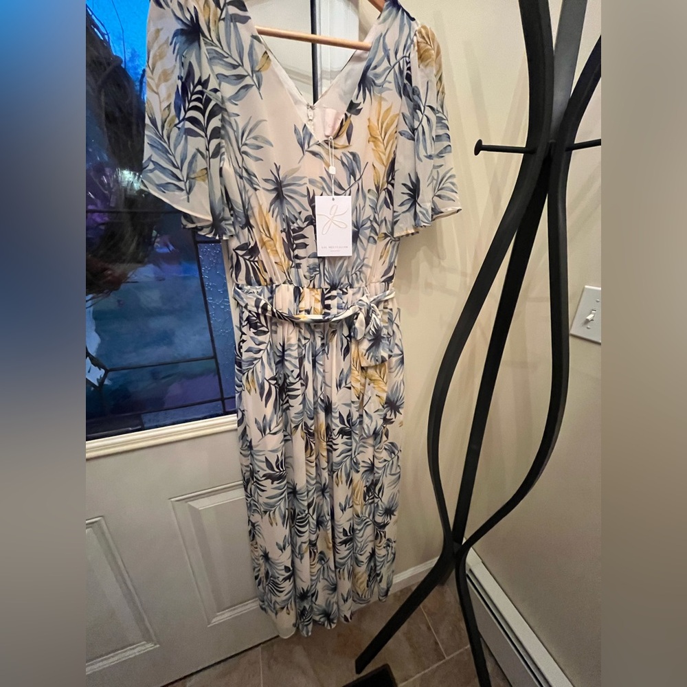 Gal Meets Glam Elegant Floral Dress in Cream and Blue